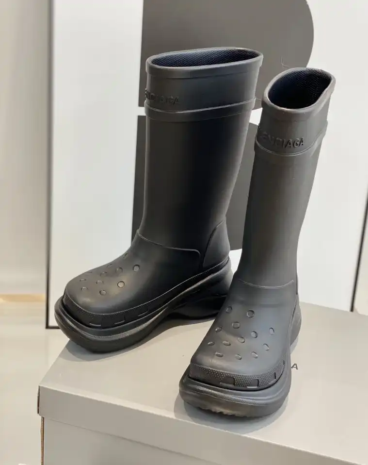 hype Balenciaga Boots