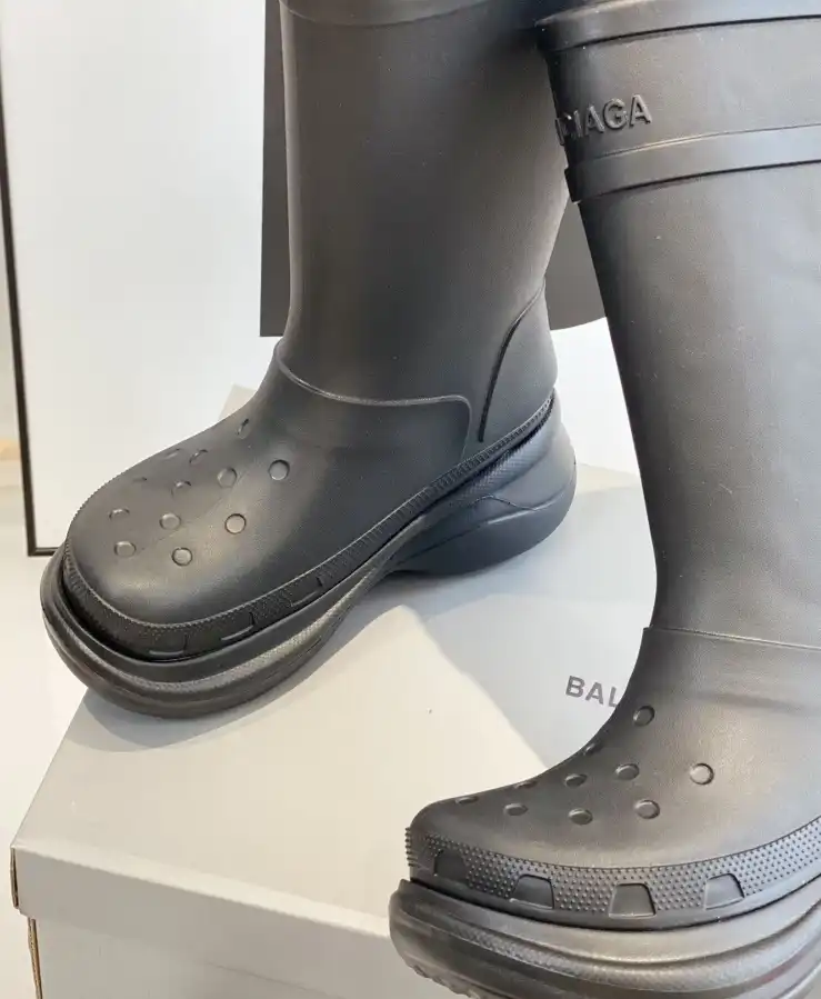 hype Balenciaga Boots