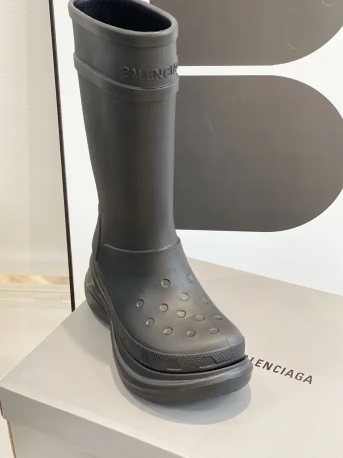 hype Balenciaga Boots