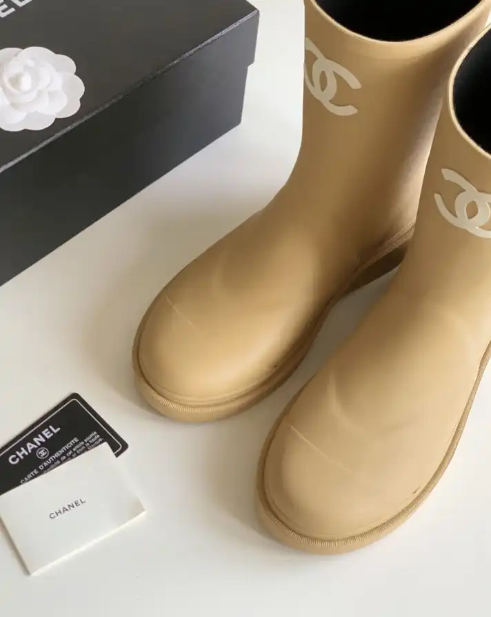 hype Chanel Boots