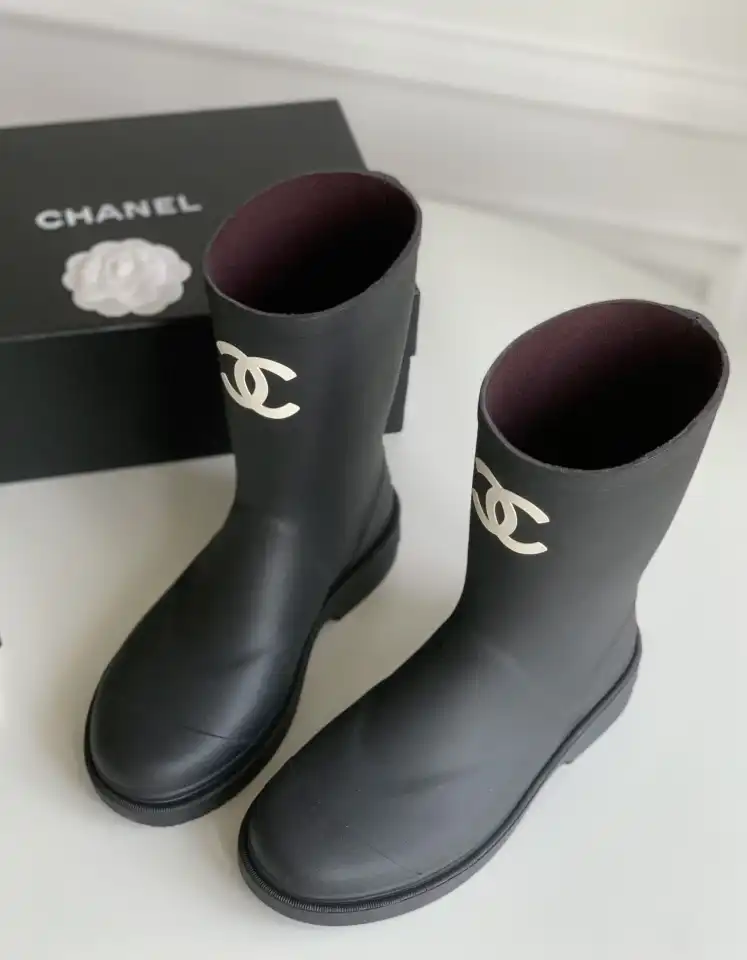 hype Chanel Boots