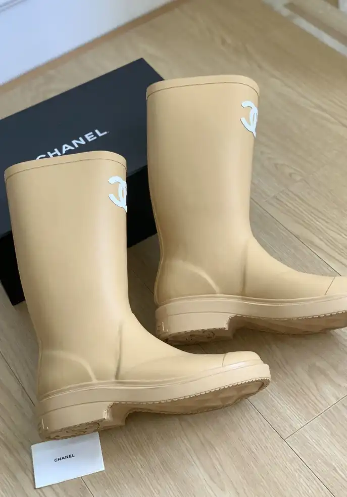 hype Chanel Boots