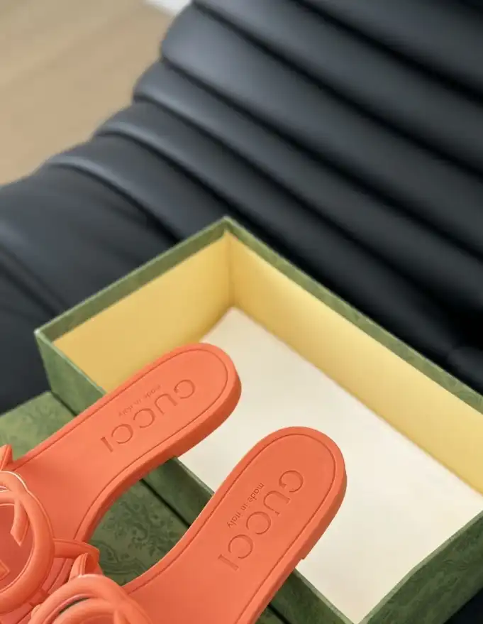 hype Gucci Slippers