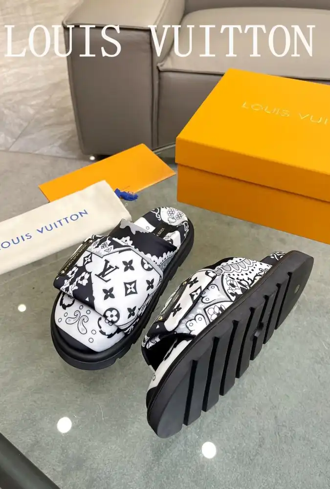 hype LV Slippers