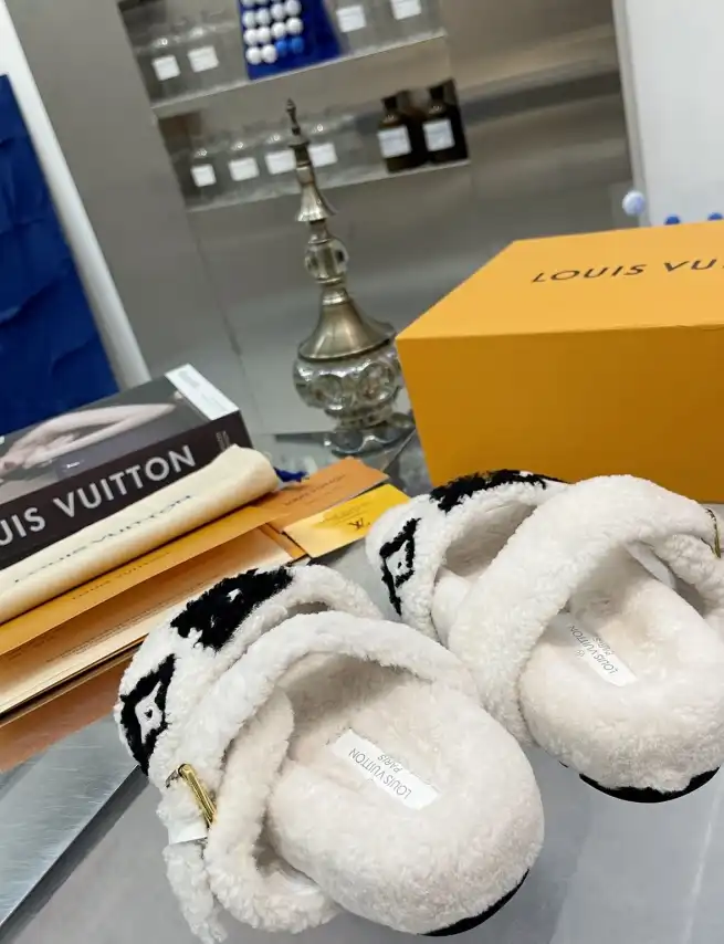 hype LV Slippers