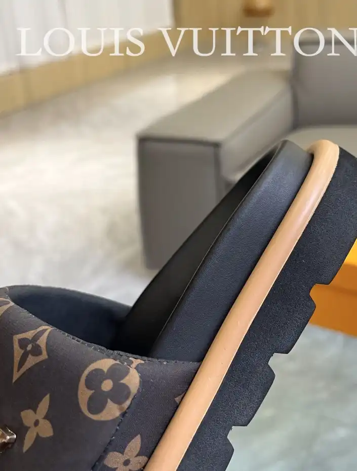 hype LV Slippers