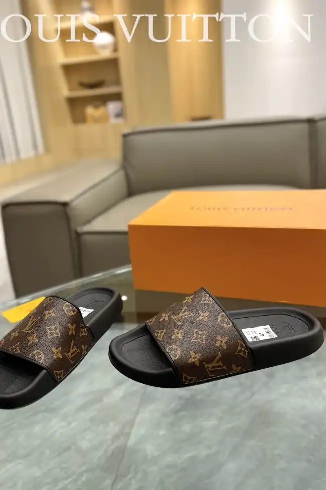 hype LV Slippers