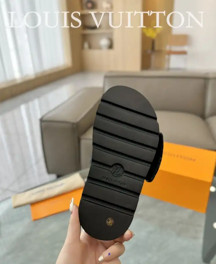 hype LV Slippers