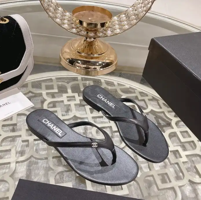 hype Chanel Slippers