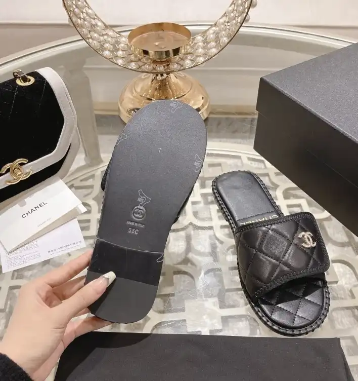 hype Chanel Slippers