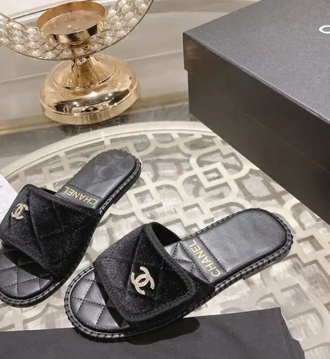 hype Chanel Slippers