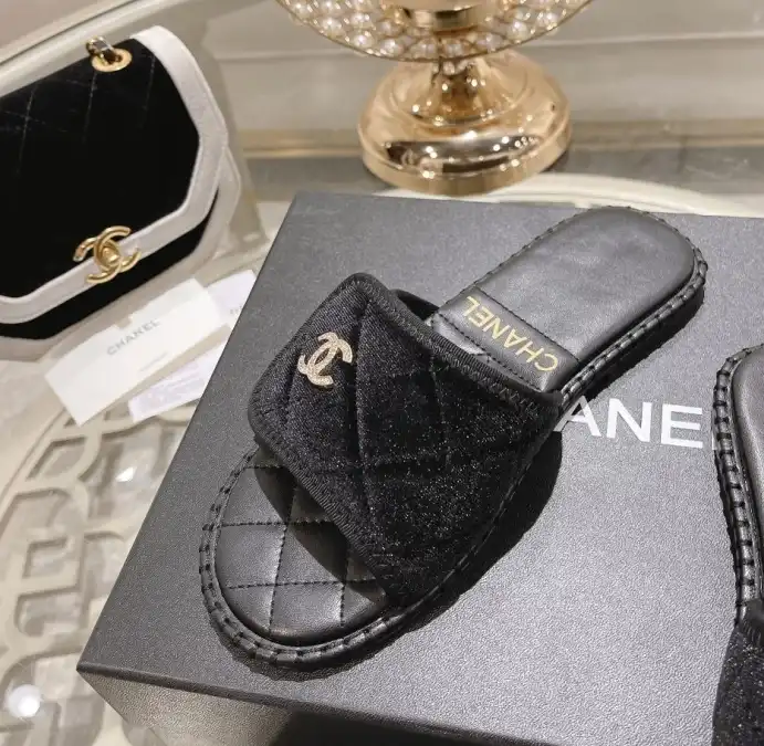 hype Chanel Slippers