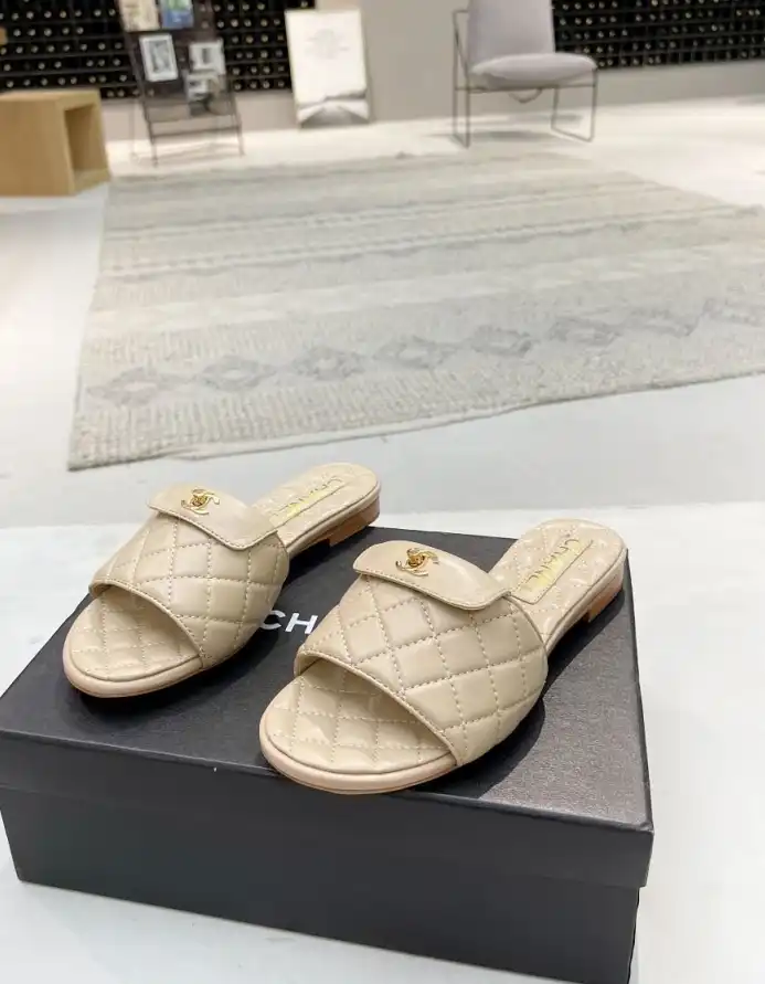 hype Chanel Slippers