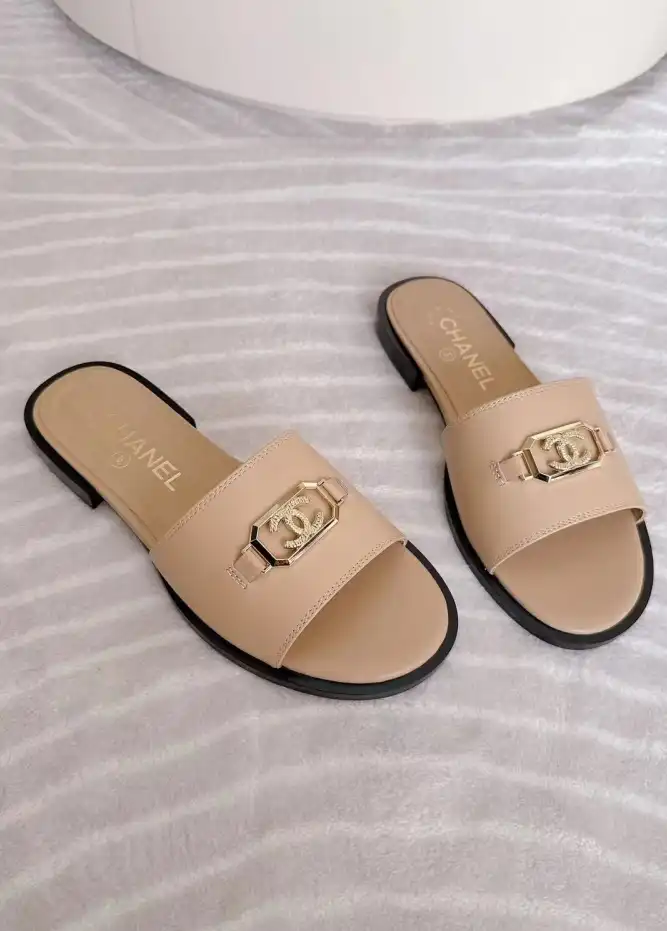 hype Chanel Slippers