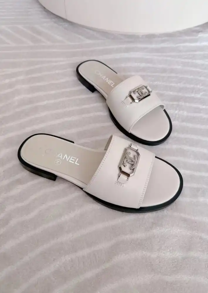 hype Chanel Slippers