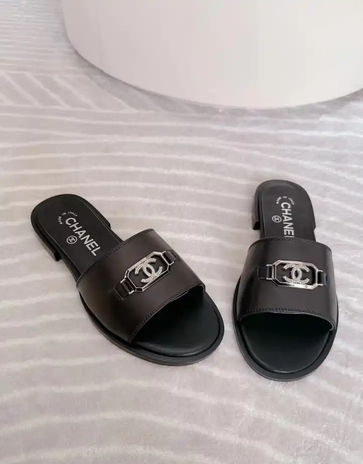 hype Chanel Slippers