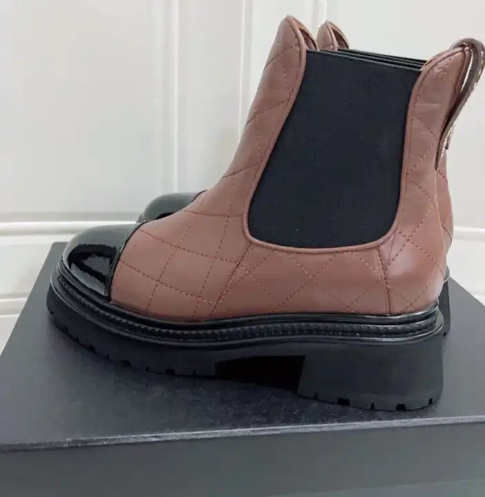 hype Chanel Boots