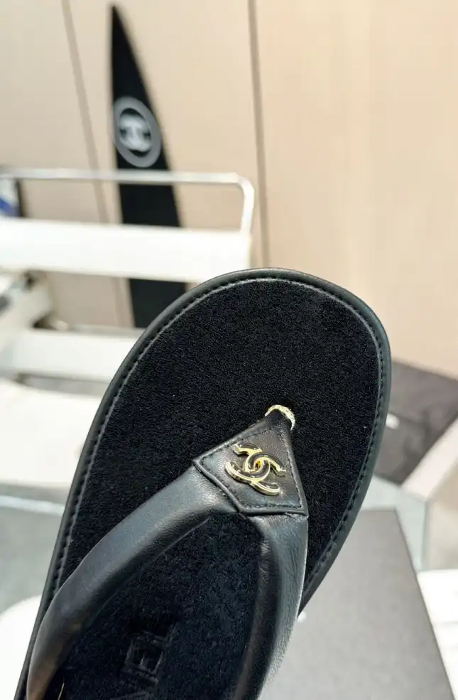 hype Chanel Slippers