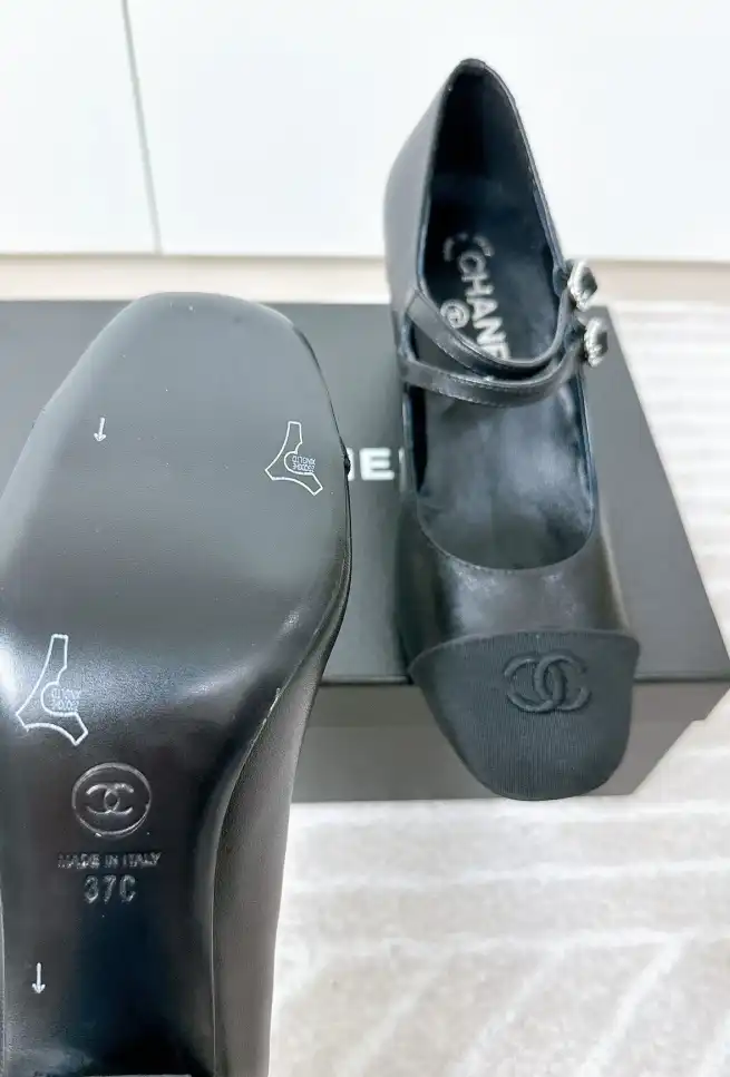 hype Chanel High Heels