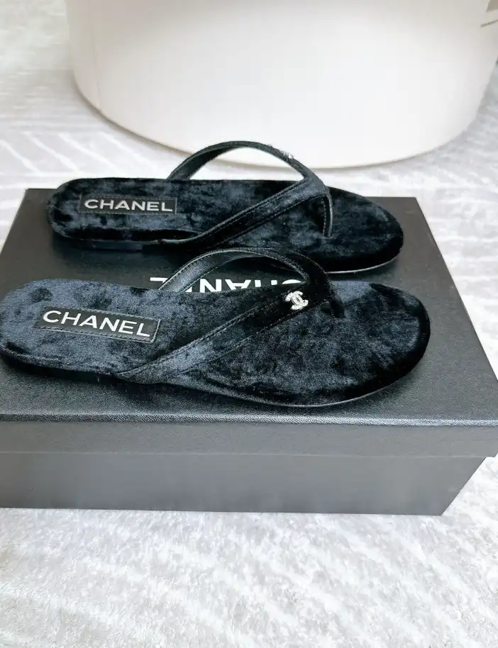 hype Chanel Slippers