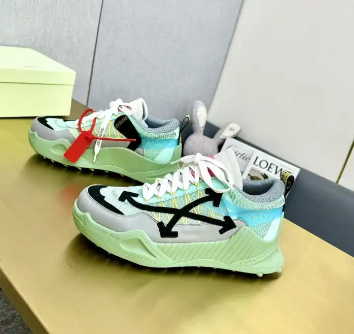 hype Off-White Sneakers