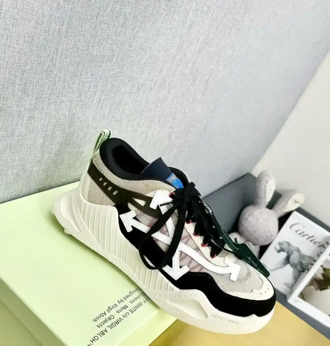 hype Off-White Sneakers