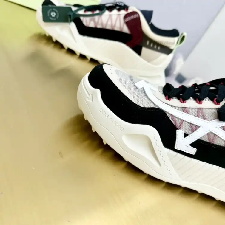 hype Off-White Sneakers