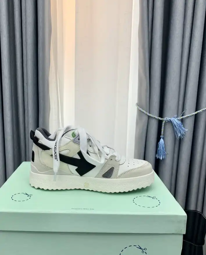 hype Off-White Sneakers