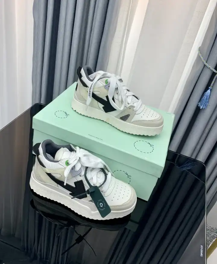 hype Off-White Sneakers