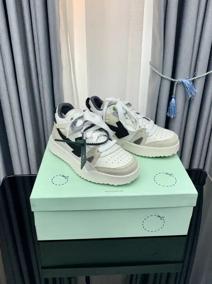 hype Off-White Sneakers