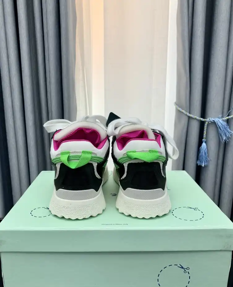 hype Off-White Sneakers