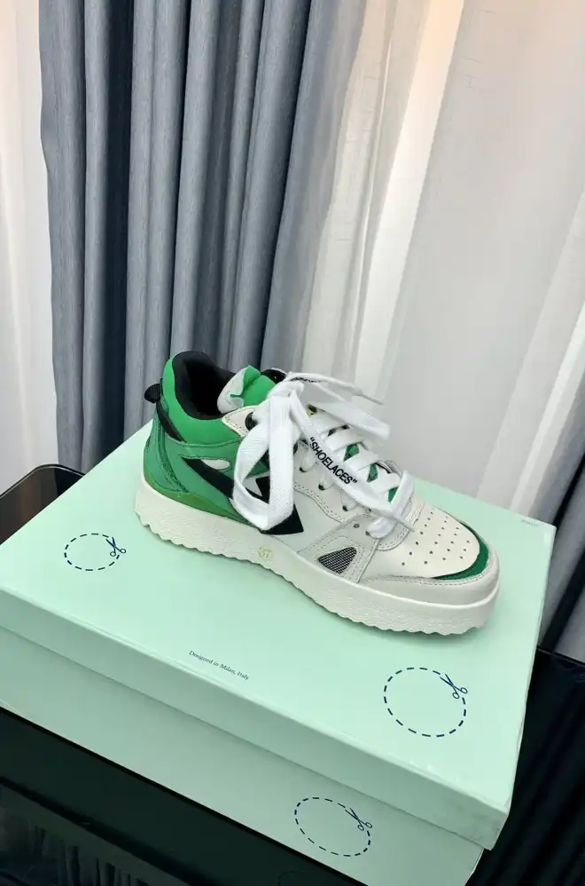 hype Off-White Sneakers