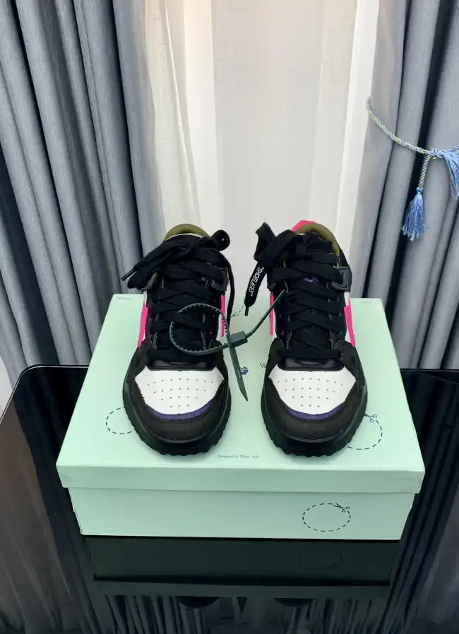 hype Off-White Sneakers