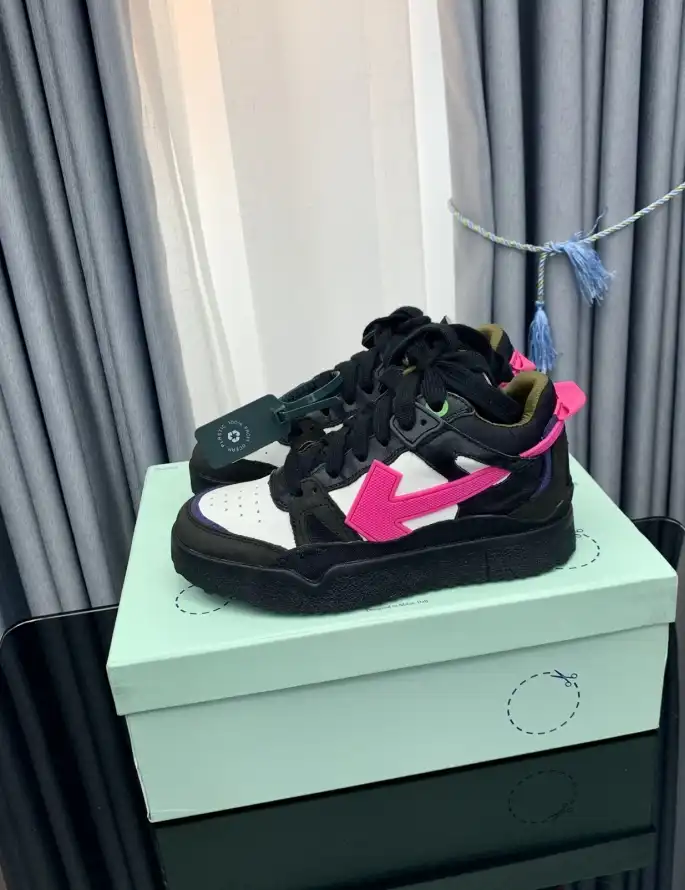 hype Off-White Sneakers