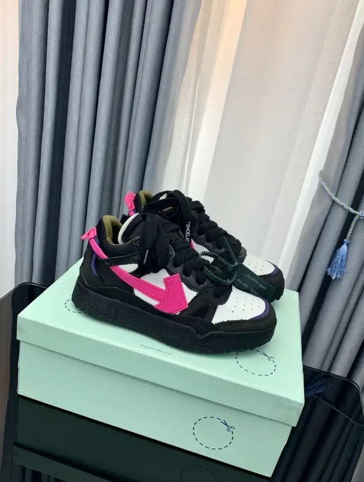 hype Off-White Sneakers