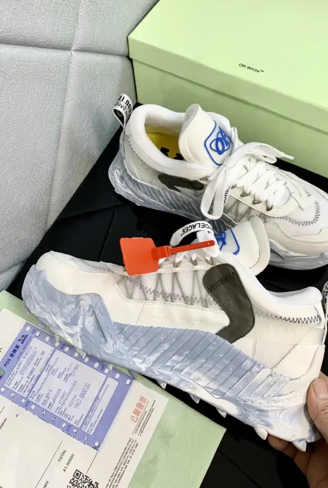 hype Off-White Sneakers