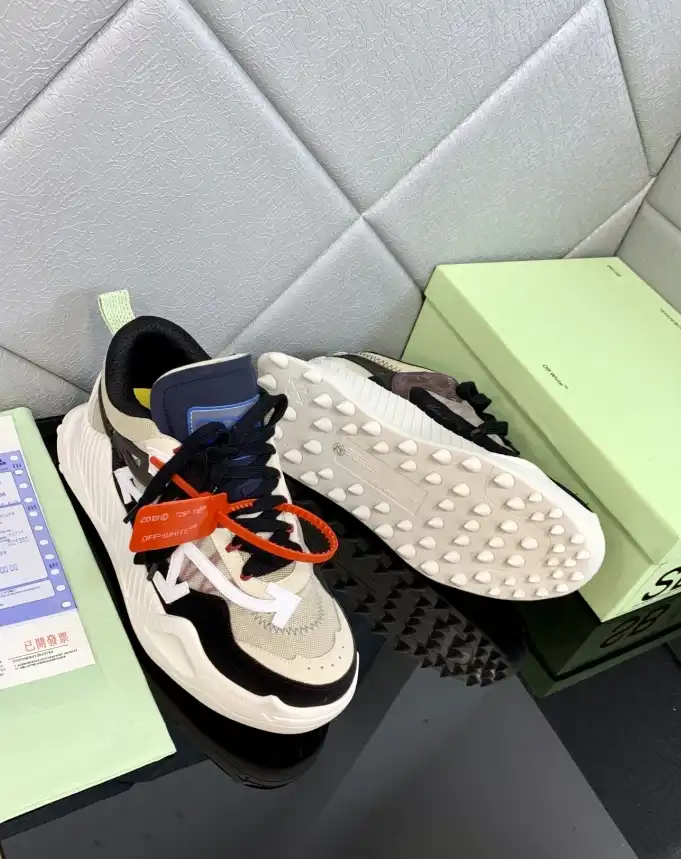 hype Off-White Sneakers