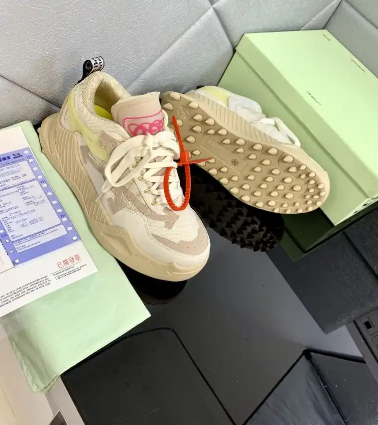 hype Off-White Sneakers