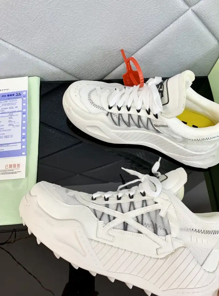 hype Off-White Sneakers