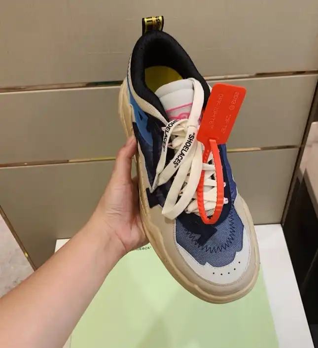 hype Off-White Sneakers