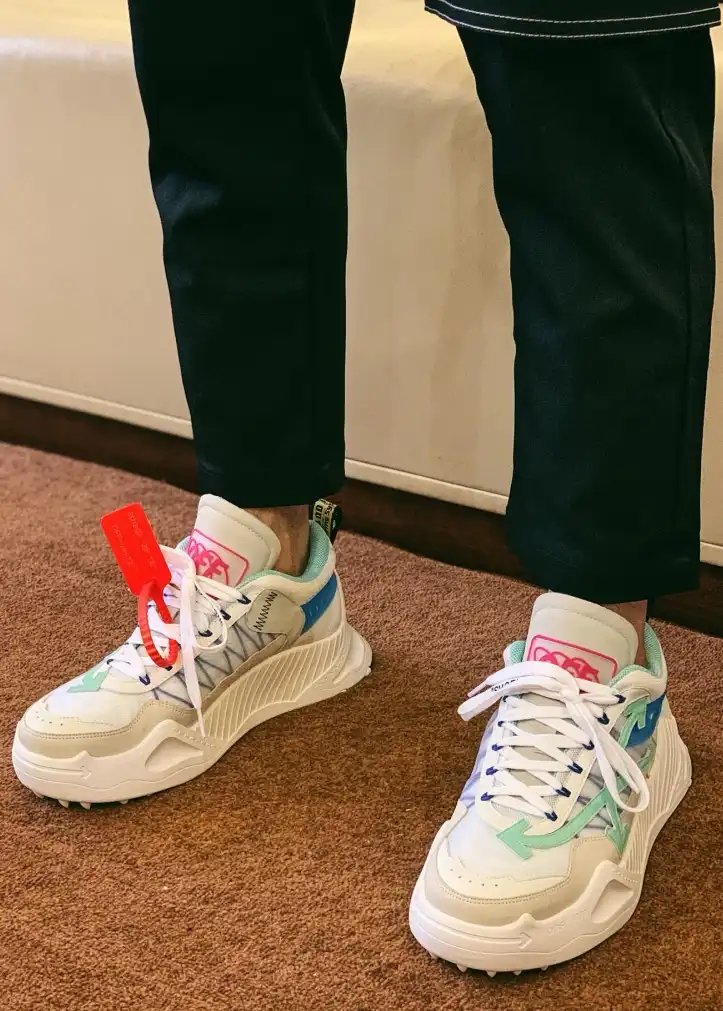 hype Off-White Sneakers