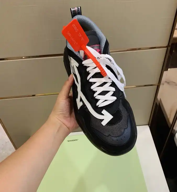 hype Off-White Sneakers