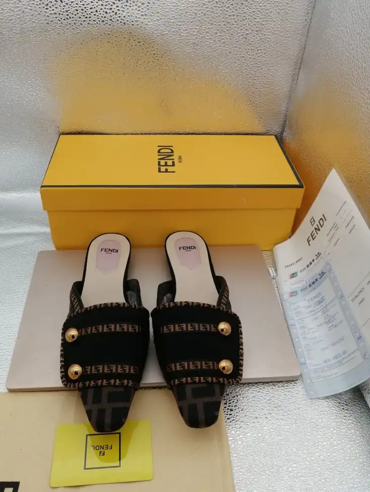 hype Fendi Slippers