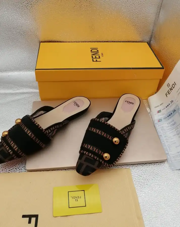 hype Fendi Slippers