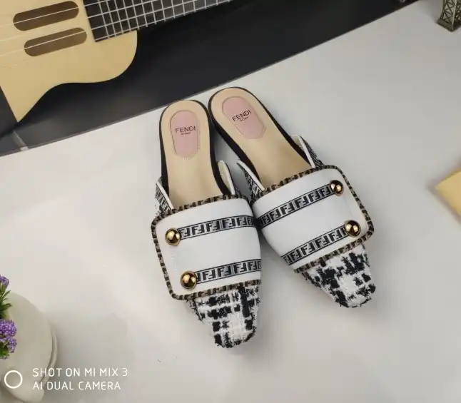 hype Fendi Slippers