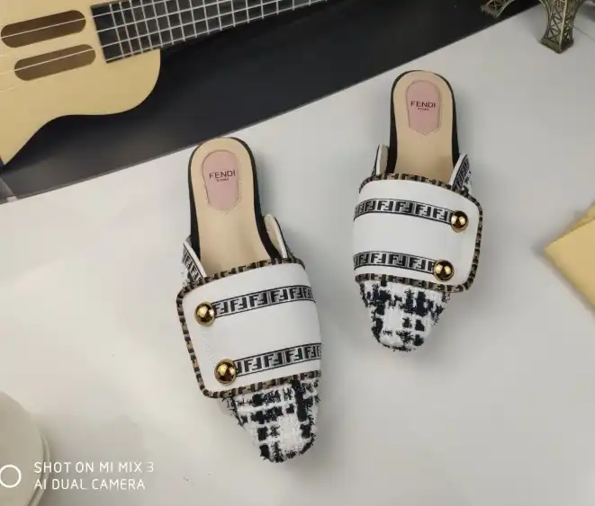 hype Fendi Slippers