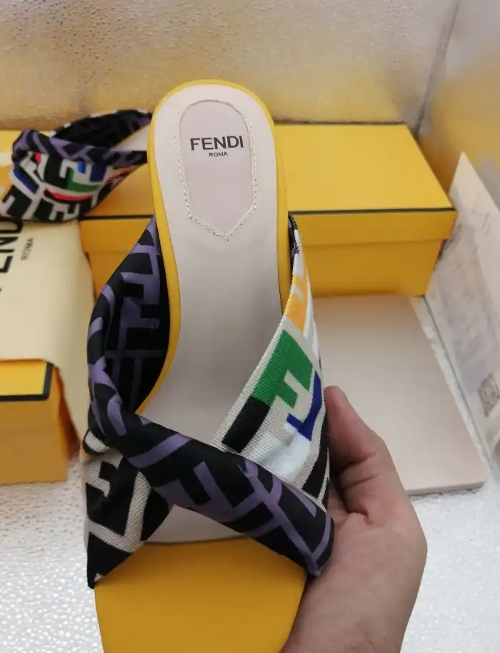 hype Fendi Slippers