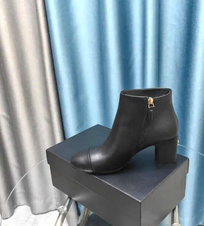 hype Chanel Boots