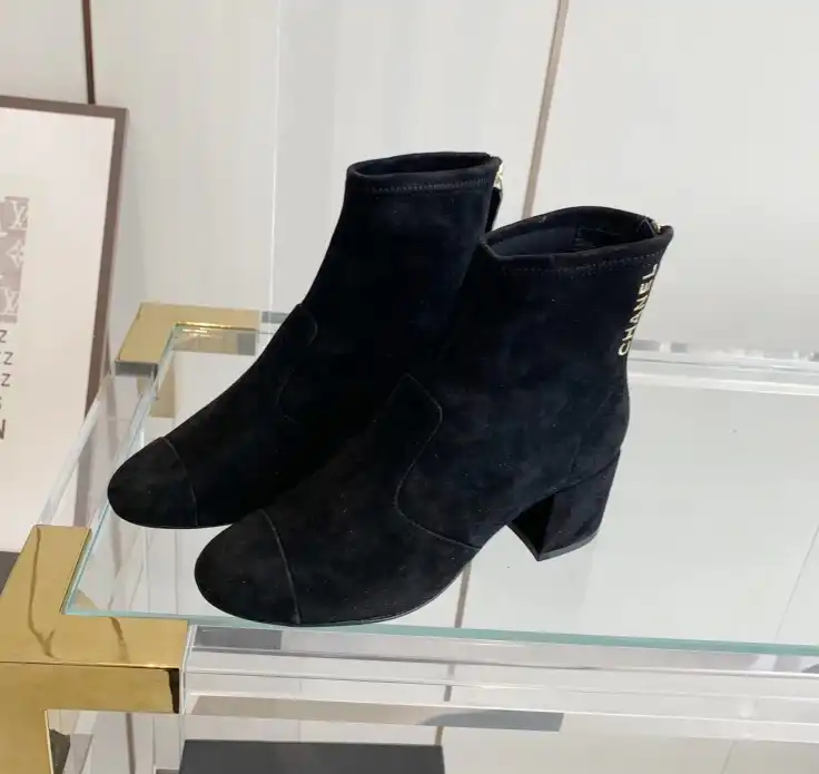 hype Chanel Boots