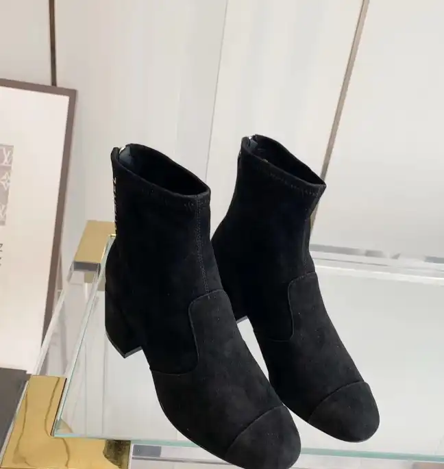 hype Chanel Boots